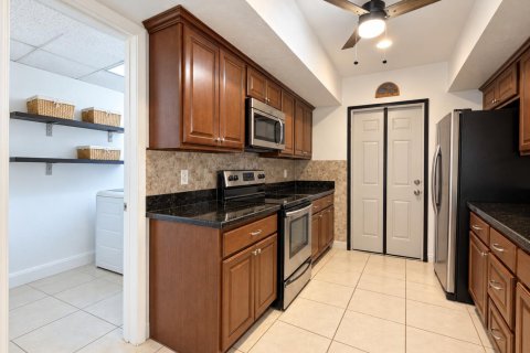 House in Palm Springs, Florida 3 bedrooms, 128.58 sq.m. № 2417934 - photo 17