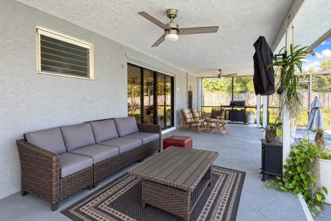 House in Palm Springs, Florida 3 bedrooms, 128.58 sq.m. № 2417934 - photo 8