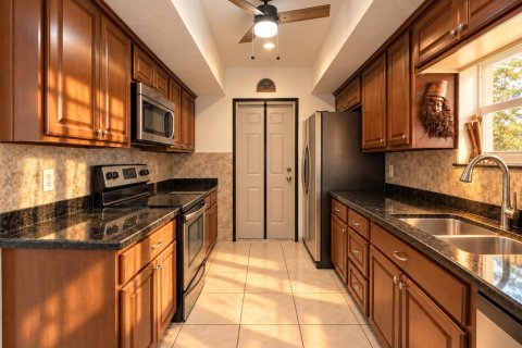 House in Palm Springs, Florida 3 bedrooms, 128.58 sq.m. № 2417934 - photo 15