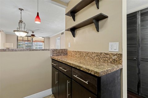 Copropriété à louer à Margate, Floride: 2 chambres, 73.39 m2 № 2043805 - photo 5