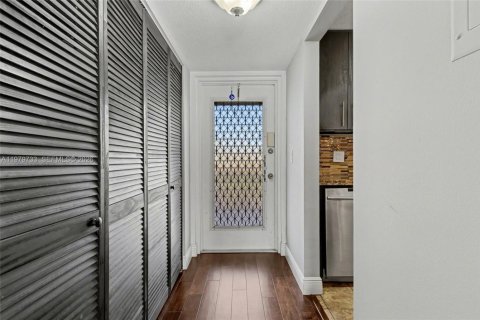 Copropriété à louer à Margate, Floride: 2 chambres, 73.39 m2 № 2043805 - photo 2