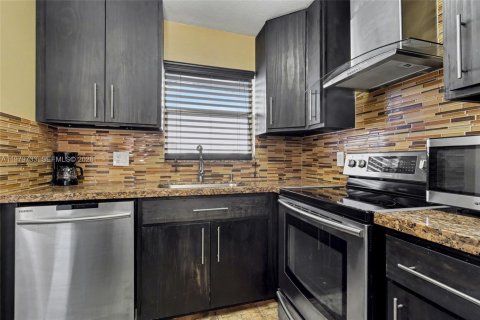 Condo à Margate, Floride, 2 chambres  № 2043805