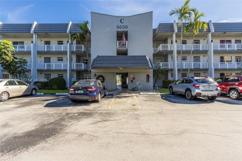 Copropriété à louer à Margate, Floride: 2 chambres, 73.39 m2 № 2043805 - photo 28