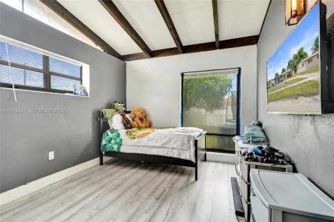 Casa en venta en Miami Gardens, Florida, 3 dormitorios, 135.17 m2 № 2000302 - foto 24