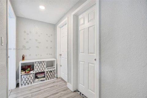 Casa en venta en Miami Gardens, Florida, 3 dormitorios, 135.17 m2 № 2000302 - foto 22