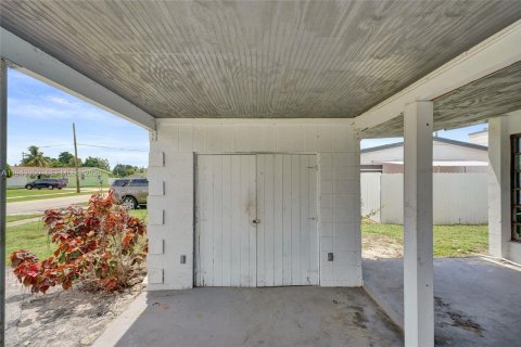 Casa en venta en Miami Gardens, Florida, 3 dormitorios, 135.17 m2 № 2000302 - foto 3