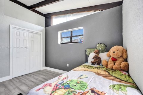 Casa en venta en Miami Gardens, Florida, 3 dormitorios, 135.17 m2 № 2000302 - foto 26