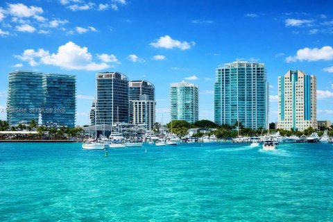 Condo in Miami, Florida, 3 bedrooms № 2087586