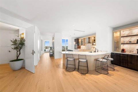 Condo in Miami, Florida, 3 bedrooms  № 2087586 - photo 11