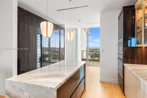 Condo in Miami, Florida, 3 bedrooms  № 2087586 - photo 17