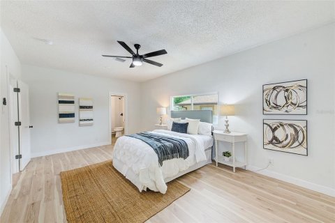 Villa ou maison à vendre à Tampa, Floride: 4 chambres, 145.67 m2 № 1913745 - photo 16