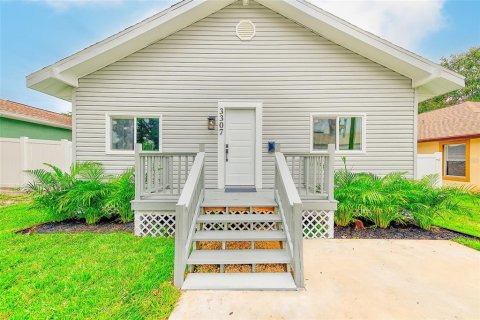 Villa ou maison à vendre à Tampa, Floride: 4 chambres, 145.67 m2 № 1913745 - photo 1