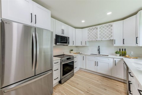 Villa ou maison à vendre à Tampa, Floride: 4 chambres, 145.67 m2 № 1913745 - photo 9