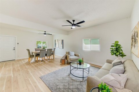 Villa ou maison à vendre à Tampa, Floride: 4 chambres, 145.67 m2 № 1913745 - photo 7
