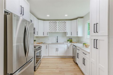Villa ou maison à vendre à Tampa, Floride: 4 chambres, 145.67 m2 № 1913745 - photo 8