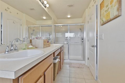Townhouse in Tampa, Florida 3 bedrooms, 174.66 sq.m. № 2224961 - photo 20