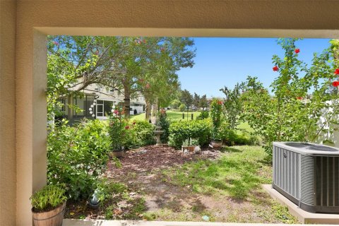 Townhouse in Tampa, Florida 3 bedrooms, 174.66 sq.m. № 2224961 - photo 28