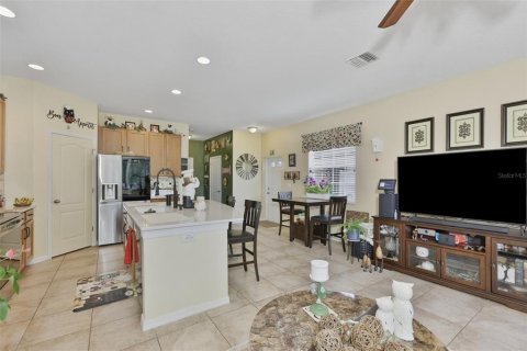 Townhouse in Tampa, Florida 3 bedrooms, 174.66 sq.m. № 2224961 - photo 5