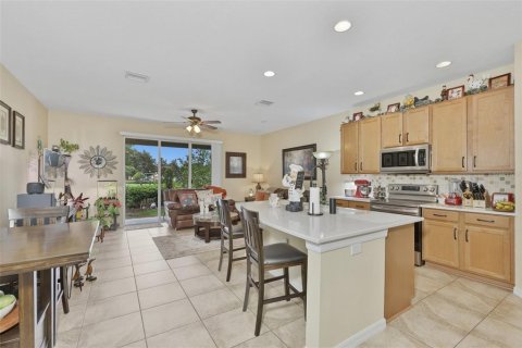 Townhouse in Tampa, Florida 3 bedrooms, 174.66 sq.m. № 2224961 - photo 6