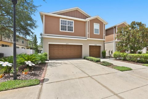 Townhouse in Tampa, Florida 3 bedrooms, 174.66 sq.m. № 2224961 - photo 2