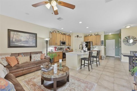Townhouse in Tampa, Florida 3 bedrooms, 174.66 sq.m. № 2224961 - photo 4