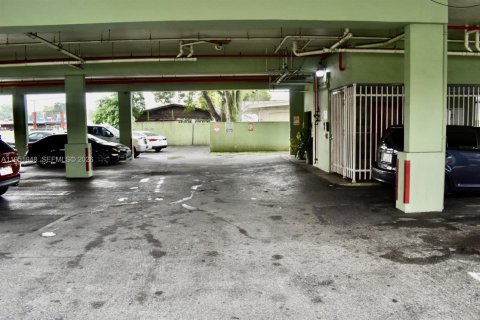 Condominio en venta en Miami, Florida, 2 dormitorios, 77.2 m2 № 2006115 - foto 23