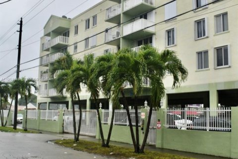 Condominio en venta en Miami, Florida, 2 dormitorios, 77.2 m2 № 2006115 - foto 2