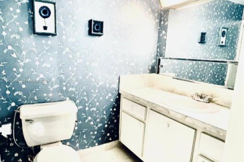 Condominio en alquiler en Miami, Florida, 1 dormitorio, 88.63 m2 № 1993863 - foto 12