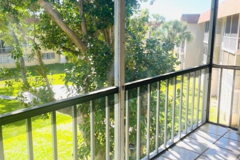 Condominio en alquiler en Miami, Florida, 1 dormitorio, 88.63 m2 № 1993863 - foto 18