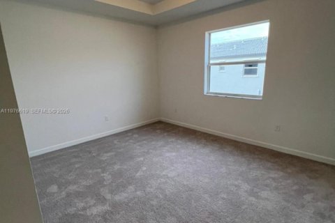 Townhouse in Homestead, Florida 3 bedrooms, 137.77 sq.m. № 2040562 - photo 11