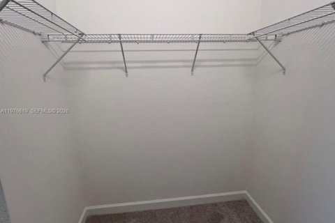 Townhouse in Homestead, Florida 3 bedrooms, 137.77 sq.m. № 2040562 - photo 9