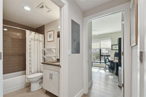 Condo in Saint Petersburg, Florida, 2 bedrooms  № 1773965 - photo 29