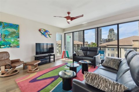 Condo in Saint Petersburg, Florida, 2 bedrooms  № 1773965 - photo 3