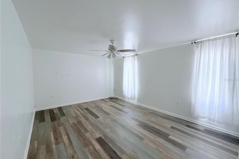 Apartamento en alquiler en Tarpon Springs, Florida, 1 dormitorio, 120.77 m2 № 1898579 - foto 11