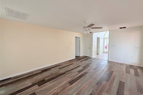 Apartamento en alquiler en Tarpon Springs, Florida, 1 dormitorio, 120.77 m2 № 1898579 - foto 9