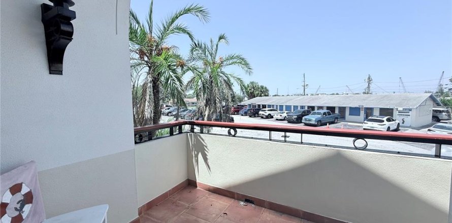 Apartamento en Tarpon Springs, Florida 1 dormitorio, 120.77 m2 № 1898579