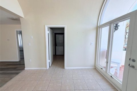 Apartamento en alquiler en Tarpon Springs, Florida, 1 dormitorio, 120.77 m2 № 1898579 - foto 5