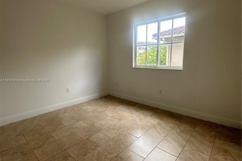 Apartment in Hialeah, Florida 2 bedrooms, 78.97 sq.m. № 1925344 - photo 15