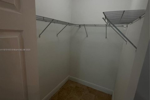 Apartment in Hialeah, Florida 2 bedrooms, 78.97 sq.m. № 1925344 - photo 12