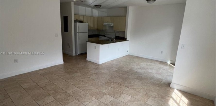 Apartment in Hialeah, Florida 2 bedrooms, 78.97 sq.m. № 1925344