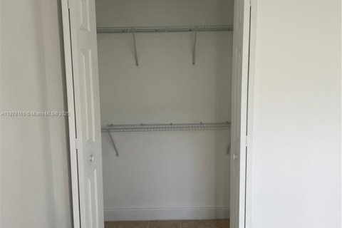 Apartment in Hialeah, Florida 2 bedrooms, 78.97 sq.m. № 1925344 - photo 8