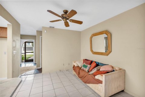 House in Cape Coral, Florida 2 bedrooms, 112.5 sq.m. № 1521082 - photo 5