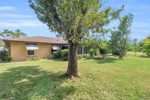 House in Cape Coral, Florida 2 bedrooms, 112.5 sq.m. № 1521082 - photo 29