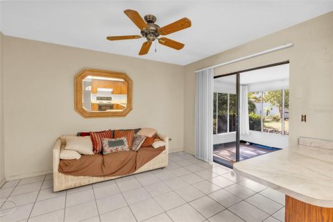 House in Cape Coral, Florida 2 bedrooms, 112.5 sq.m. № 1521082 - photo 16