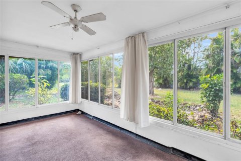 House in Cape Coral, Florida 2 bedrooms, 112.5 sq.m. № 1521082 - photo 27