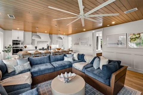 Condo in Sarasota, Florida, 5 bedrooms № 2120697 - photo 18