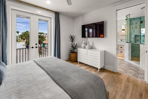 Condo in Sarasota, Florida, 5 bedrooms № 2120697 - photo 29
