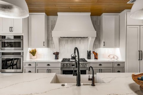 Condo in Sarasota, Florida, 5 bedrooms № 2120697 - photo 21
