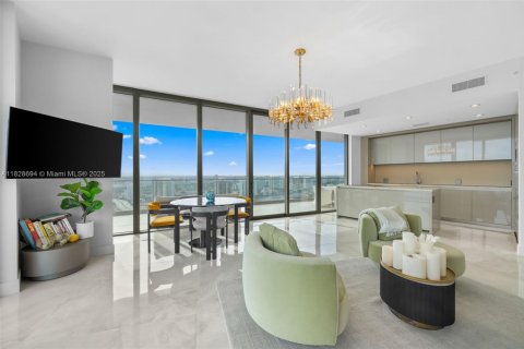 Condo in Sunny Isles Beach, Florida, 2 bedrooms  № 1802489 - photo 4