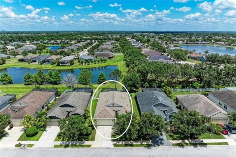 House in Parrish, Florida 3 bedrooms, 201.23 sq.m. № 1716461 - photo 2